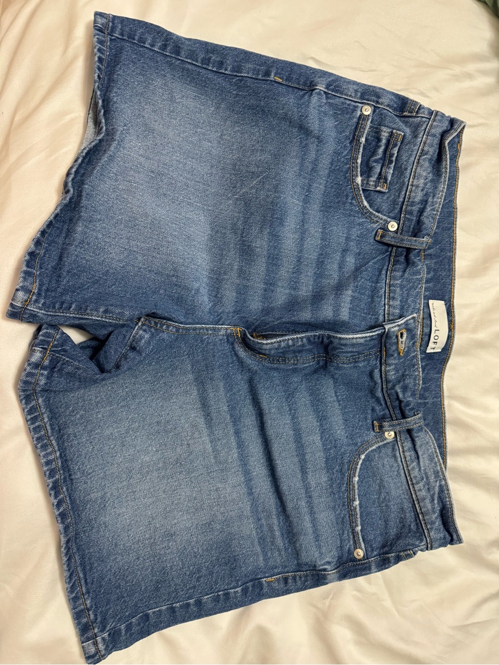 LOFT Women's Medium Blue Denim Shorts